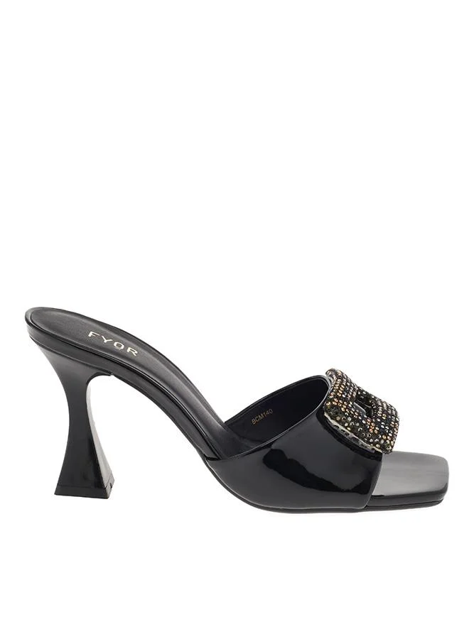 فايور صندل بكعب مزين ببروش